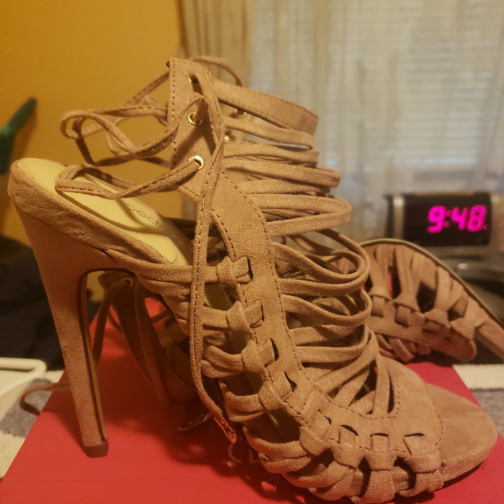 Kaleena 6.5 Blush color shoedazzle